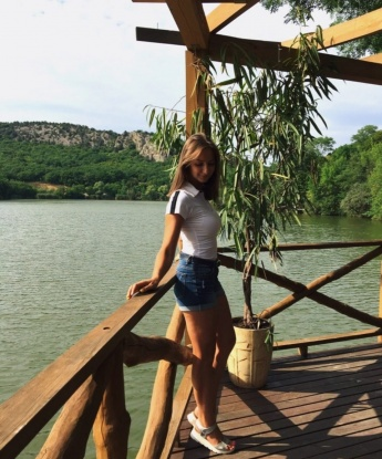 💋 Мои услуги включают классический и расслабляющий массаж, экзотический стриптиз и различные игры в ролевые образы. 😍 Если вы хотите окунуться в мир страсти и наслаждения, вы обязательно найдете у меня все, чего ищете. Посмотрите мои фото, чтобы узнать меня получше. Оставьте свои отзывы, чтобы другие мужчины тоже могли насладиться моими услугами. Не стесняйтесь, напишите мне прямо сейчас и мы сможем провести вместе незабываемое время! 💕 Вася